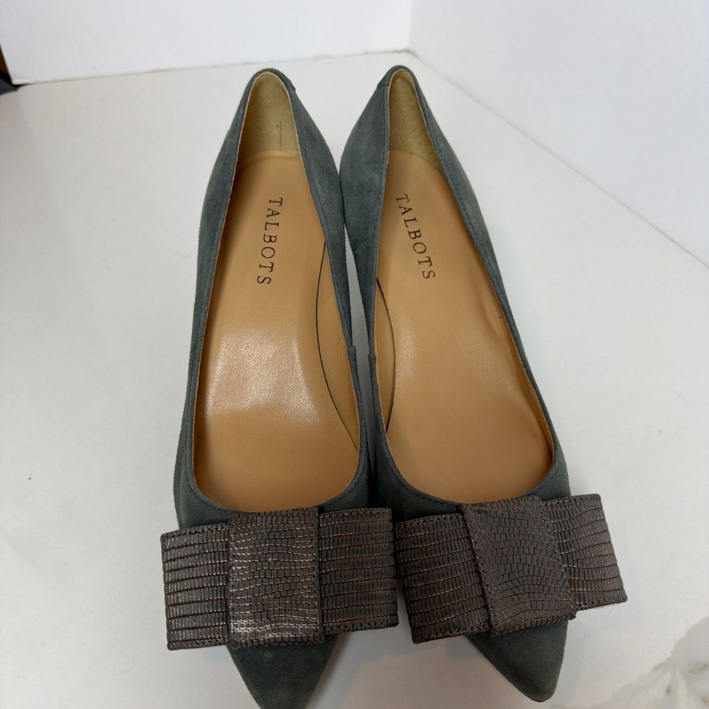 Talbots Gray Suede Pointed-Toe Flats with Textured Bow